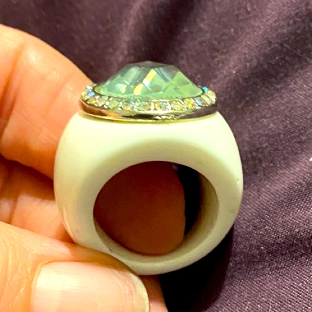 ❤️White RING.  CHUNKY DIAMOND 💎
